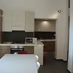 Casa Delle Mimose アパート ヴァラッツェ